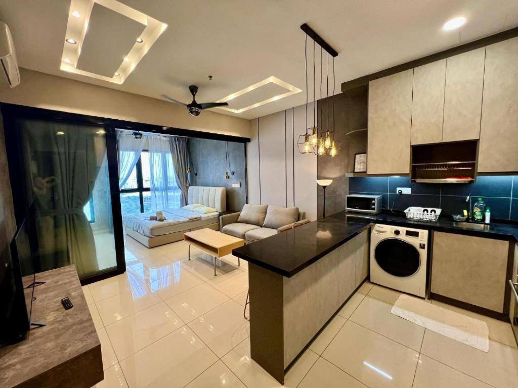 Highpark Suites In Petaling Jaya, Kelana Jaya By Plush Kampong Baharu Sungai Way Exterior foto