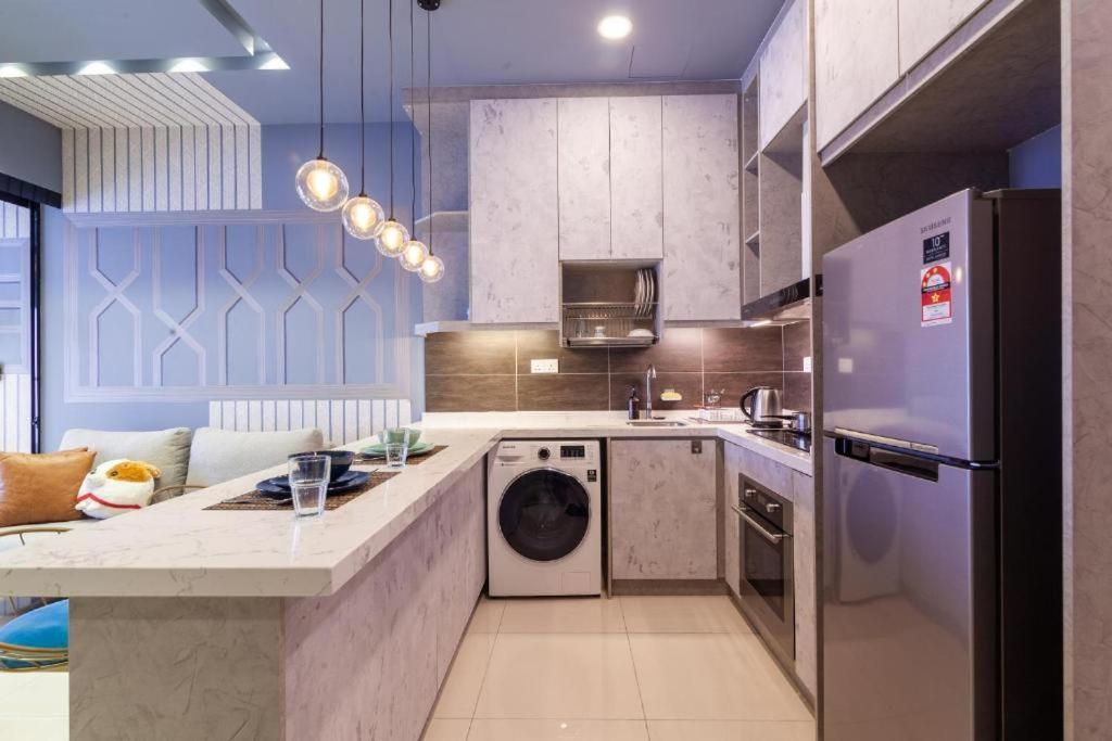 Highpark Suites In Petaling Jaya, Kelana Jaya By Plush Kampong Baharu Sungai Way Exterior foto