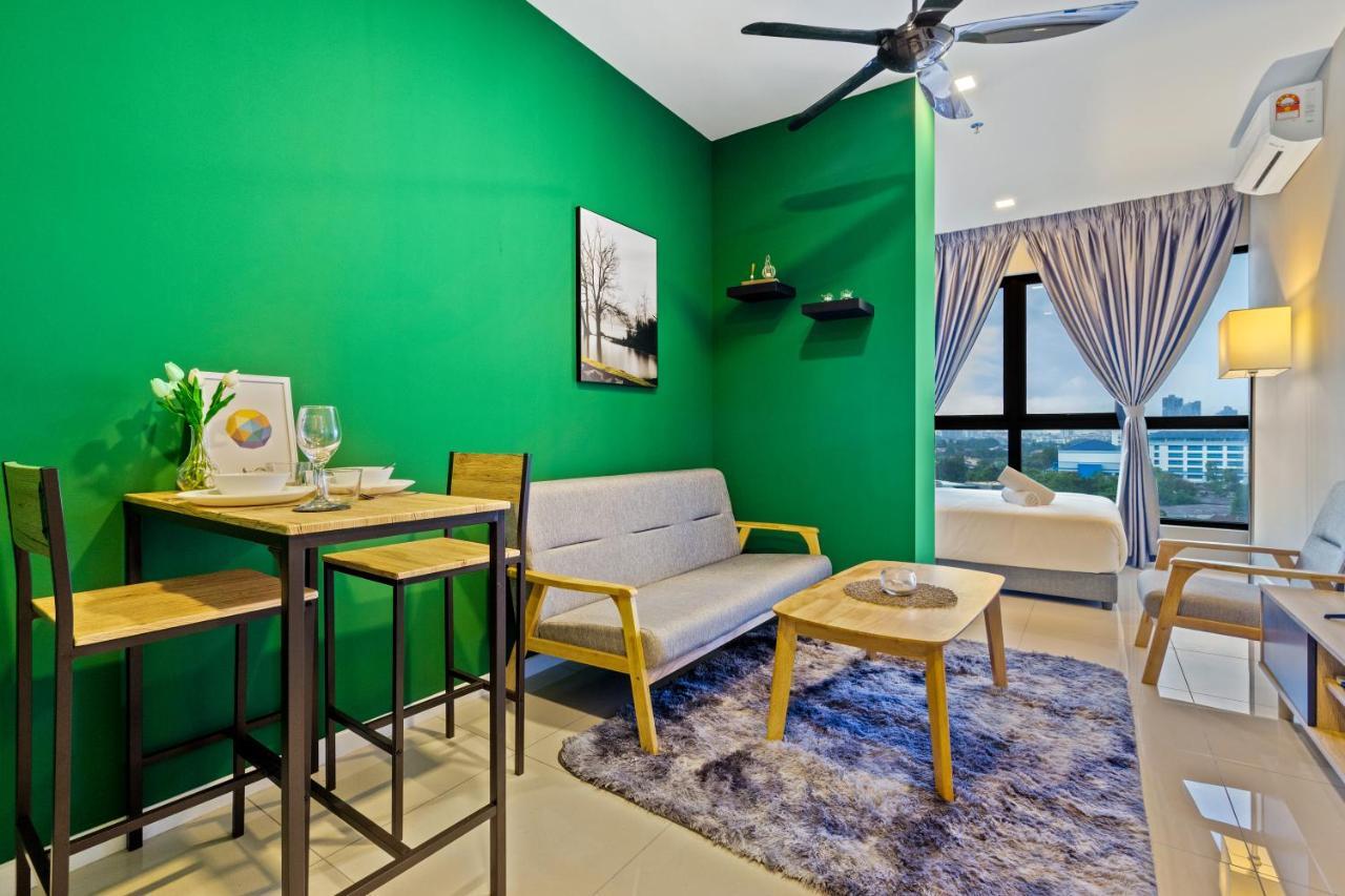 Highpark Suites In Petaling Jaya, Kelana Jaya By Plush Kampong Baharu Sungai Way Exterior foto